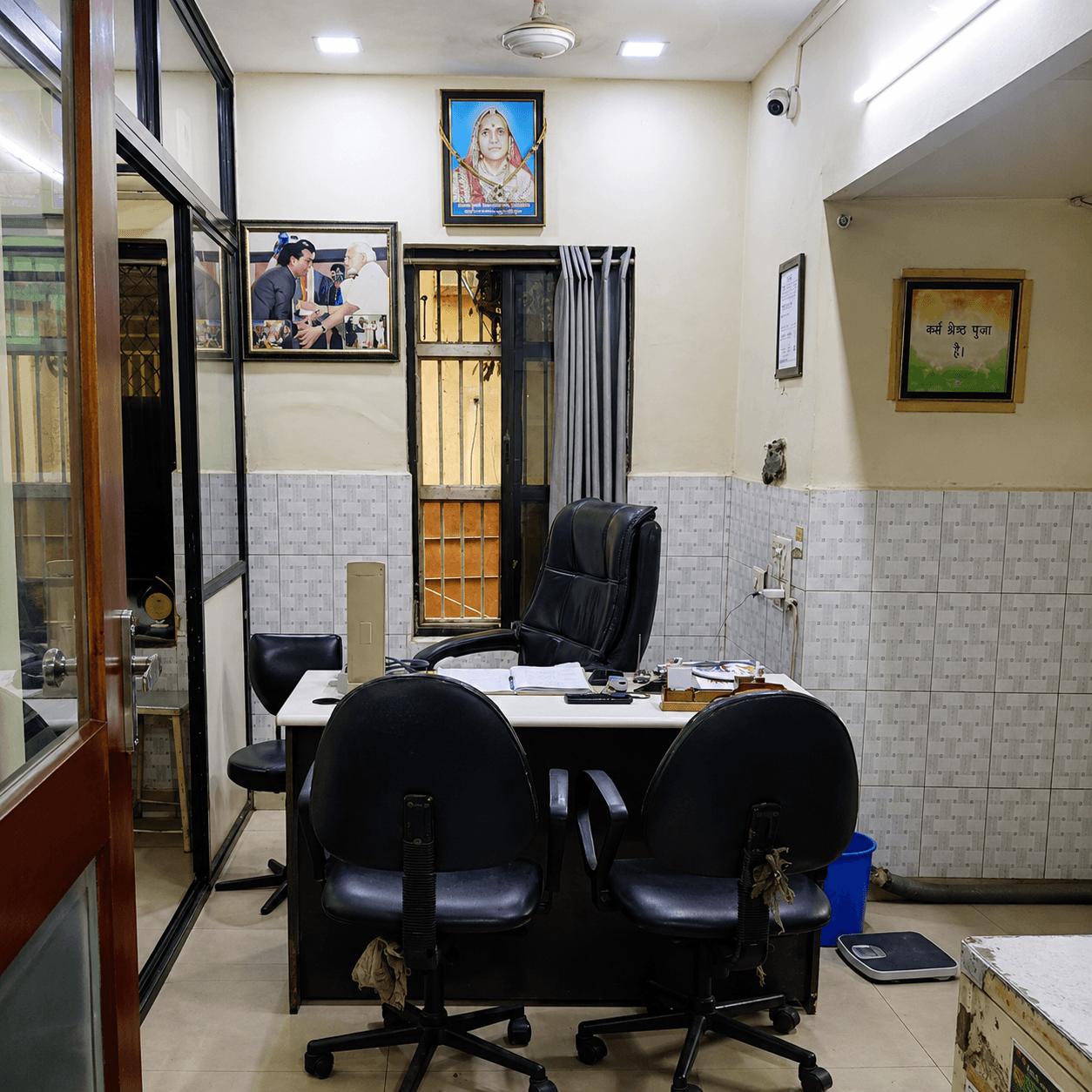 Ojas Hospital Doctor Consultation Room Facility in Ahmedabad